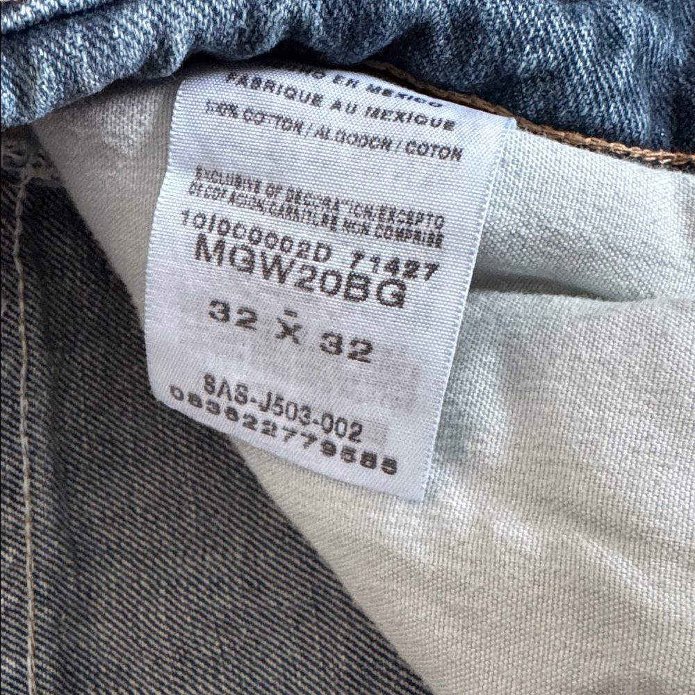 Wrangler 32 x 31 Medium Wash Regular Fit - Picture 6 of 12